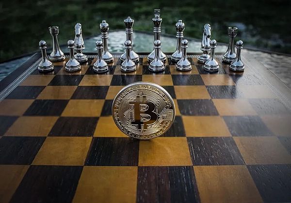 币圈狂欢进行时：揭秘2025年的财富密码