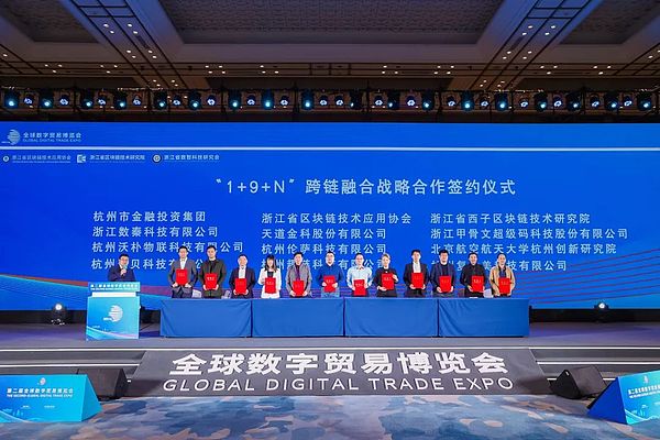 散户的至暗时刻？比特币正在酝酿一场新风暴