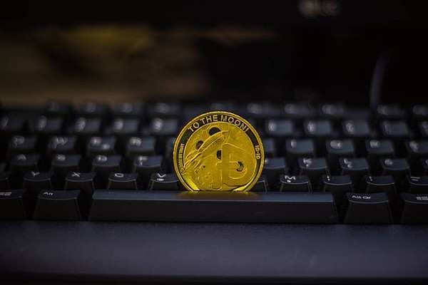 区块链革命：当软件遇见硬件的新纪元