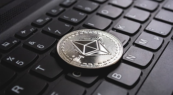 深度解读｜比特币市场最新动态：从ETF持仓创新高到杠杆风险的警示